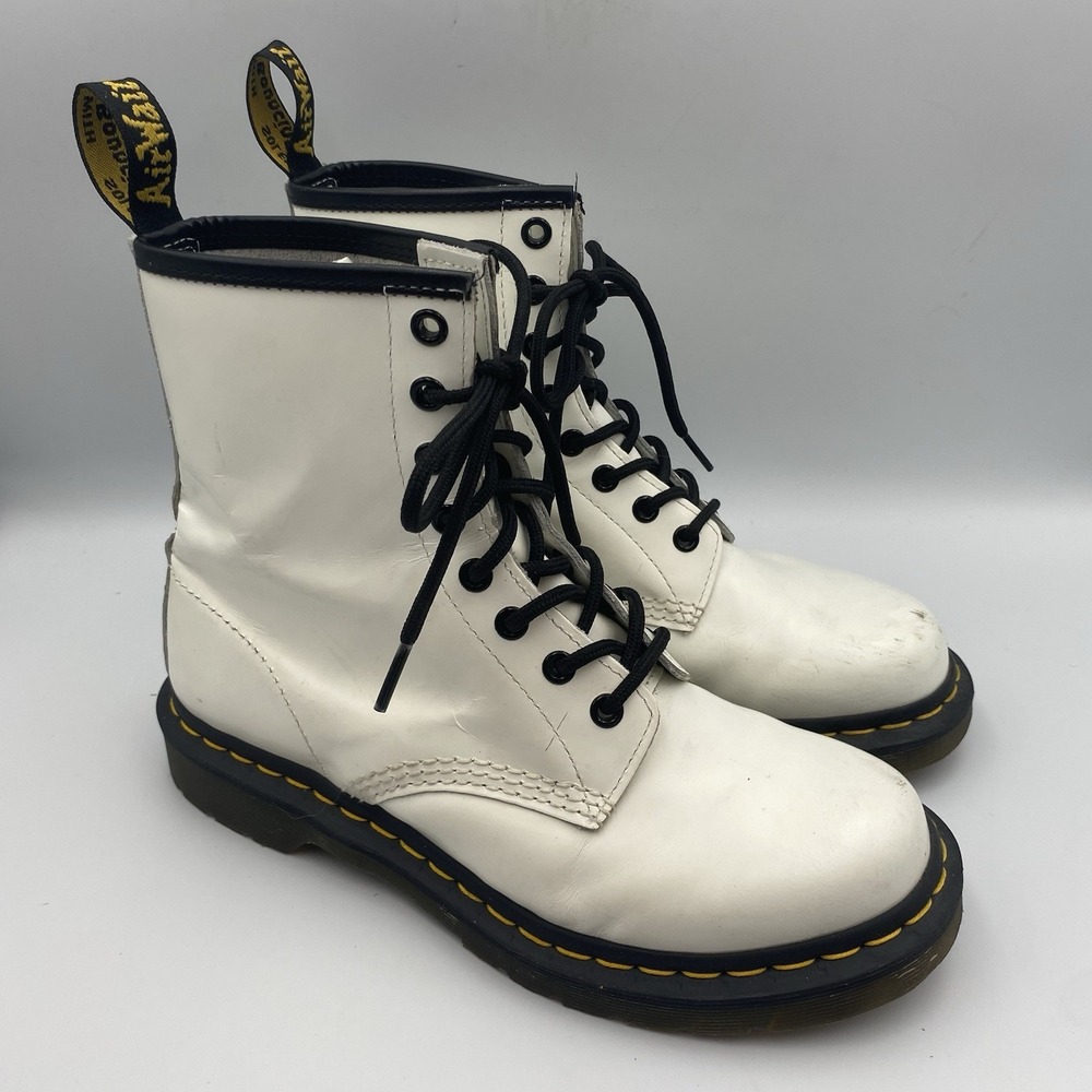 Dr.‎ Doc Martens 11821 Classic Leather Lace-Up Boot - White - US 8L Air Wair